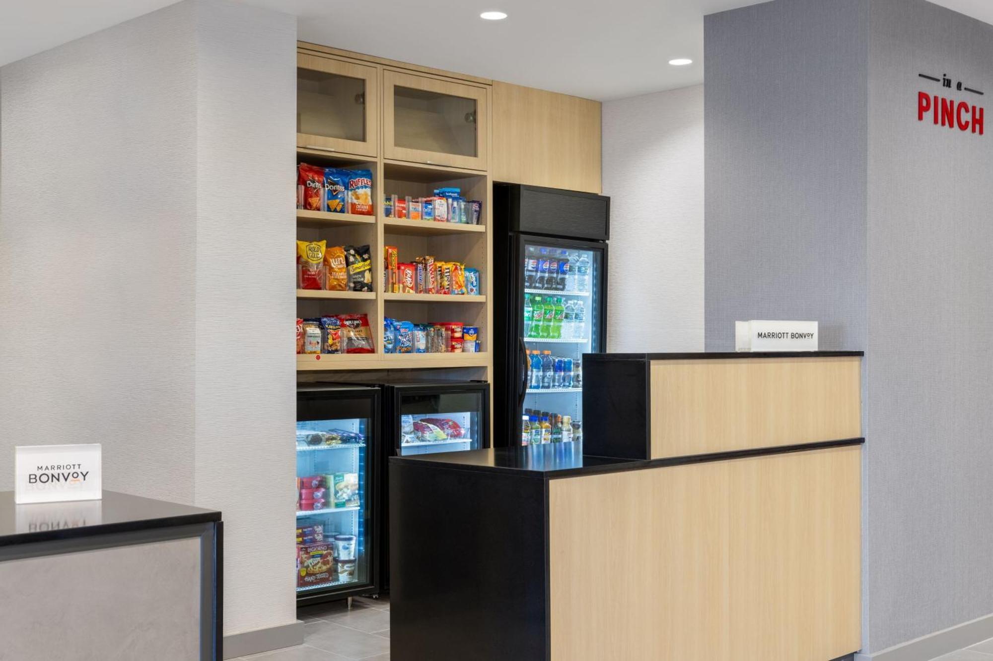 Towneplace Suites By Marriott Geneva At Spire Academy Kültér fotó