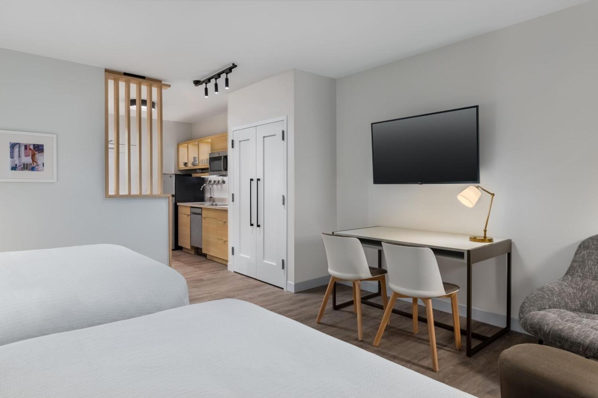 Towneplace Suites By Marriott Geneva At Spire Academy Kültér fotó