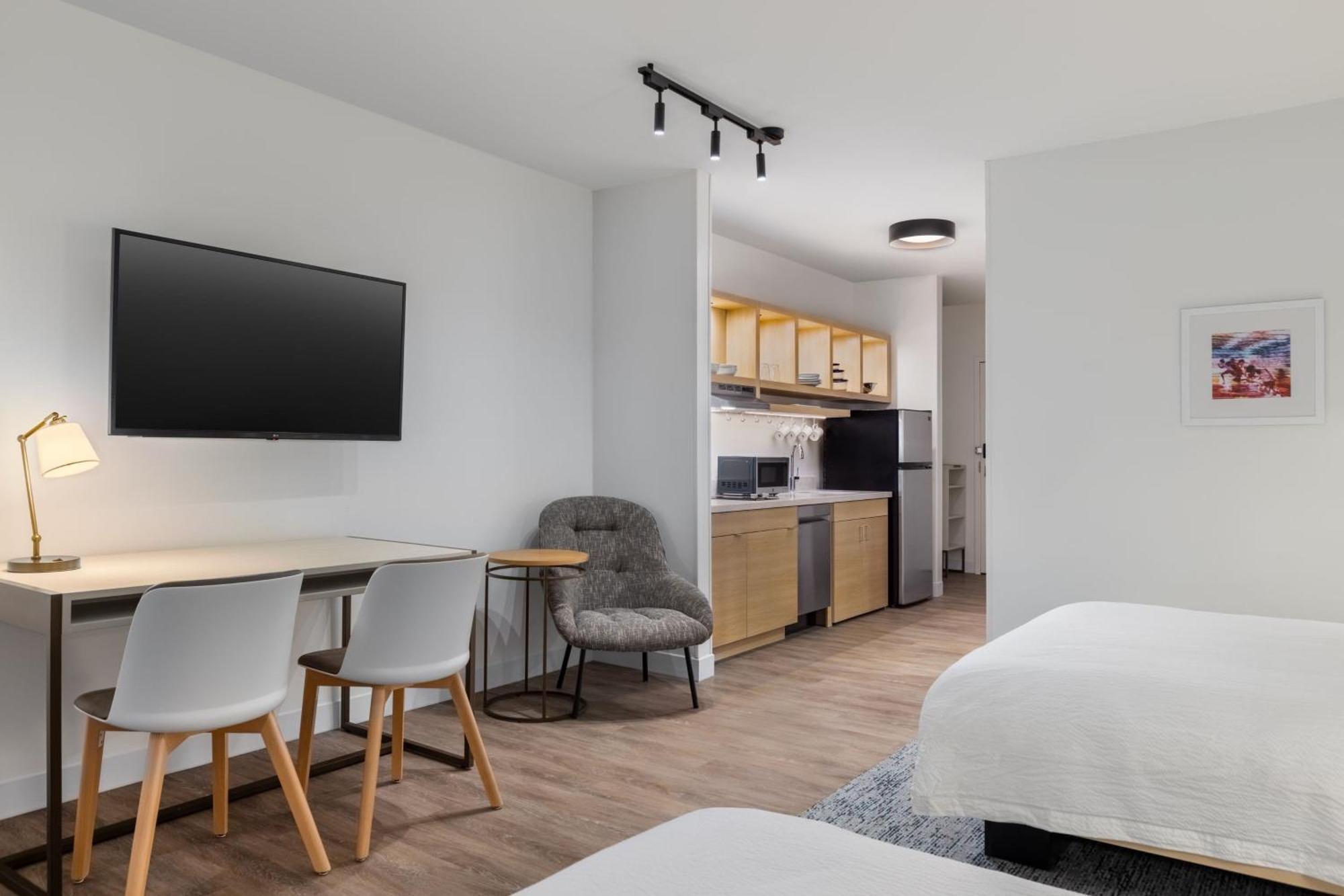 Towneplace Suites By Marriott Geneva At Spire Academy Kültér fotó